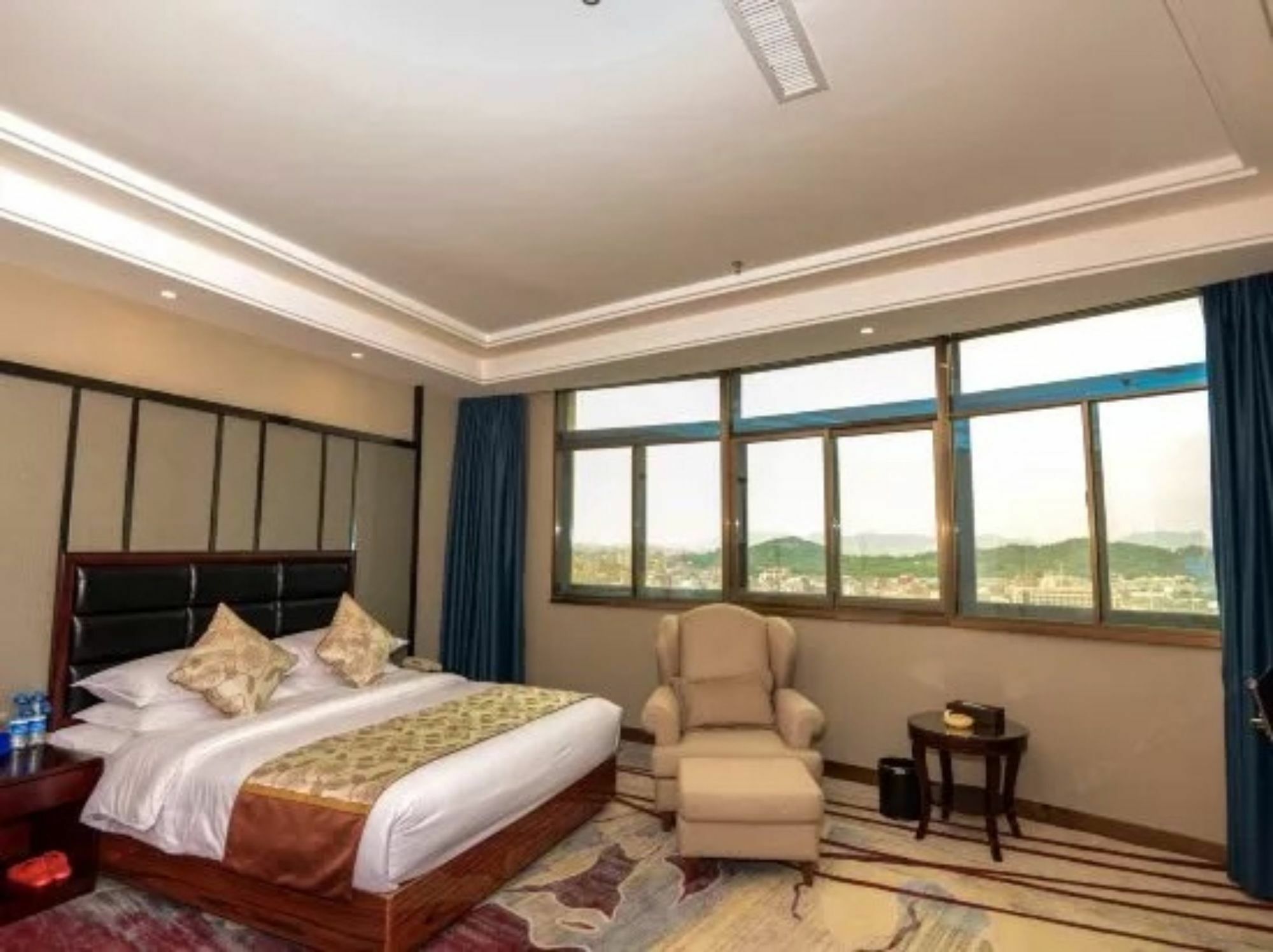 Days Hotel & Suites Shishi Цюаньчжоу Экстерьер фото
