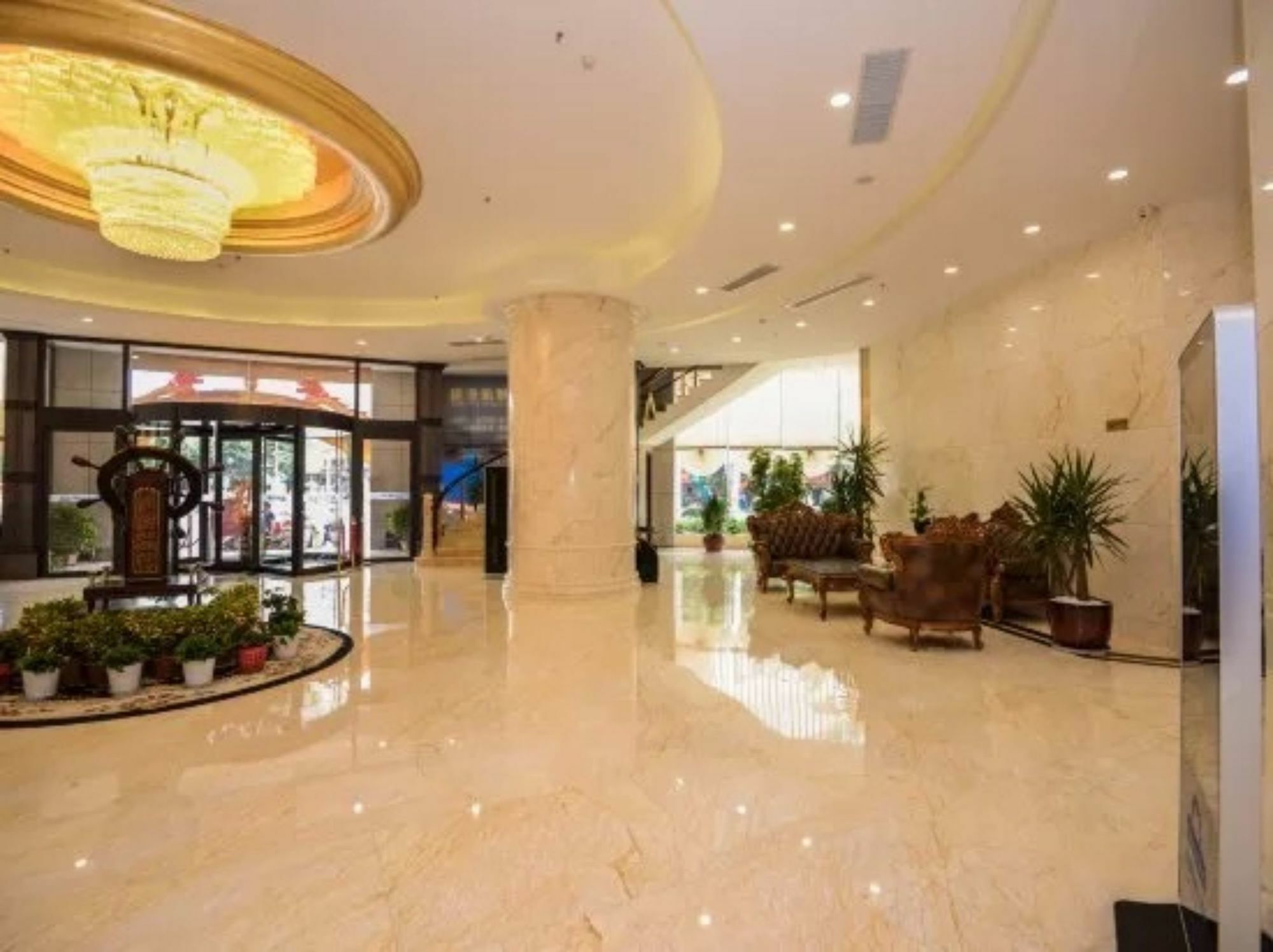 Days Hotel & Suites Shishi Цюаньчжоу Экстерьер фото