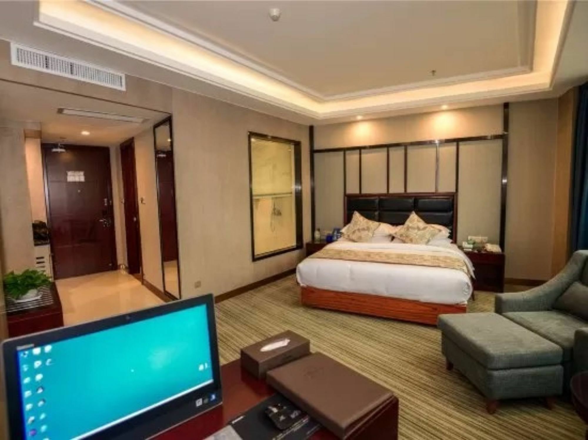 Days Hotel & Suites Shishi Цюаньчжоу Экстерьер фото
